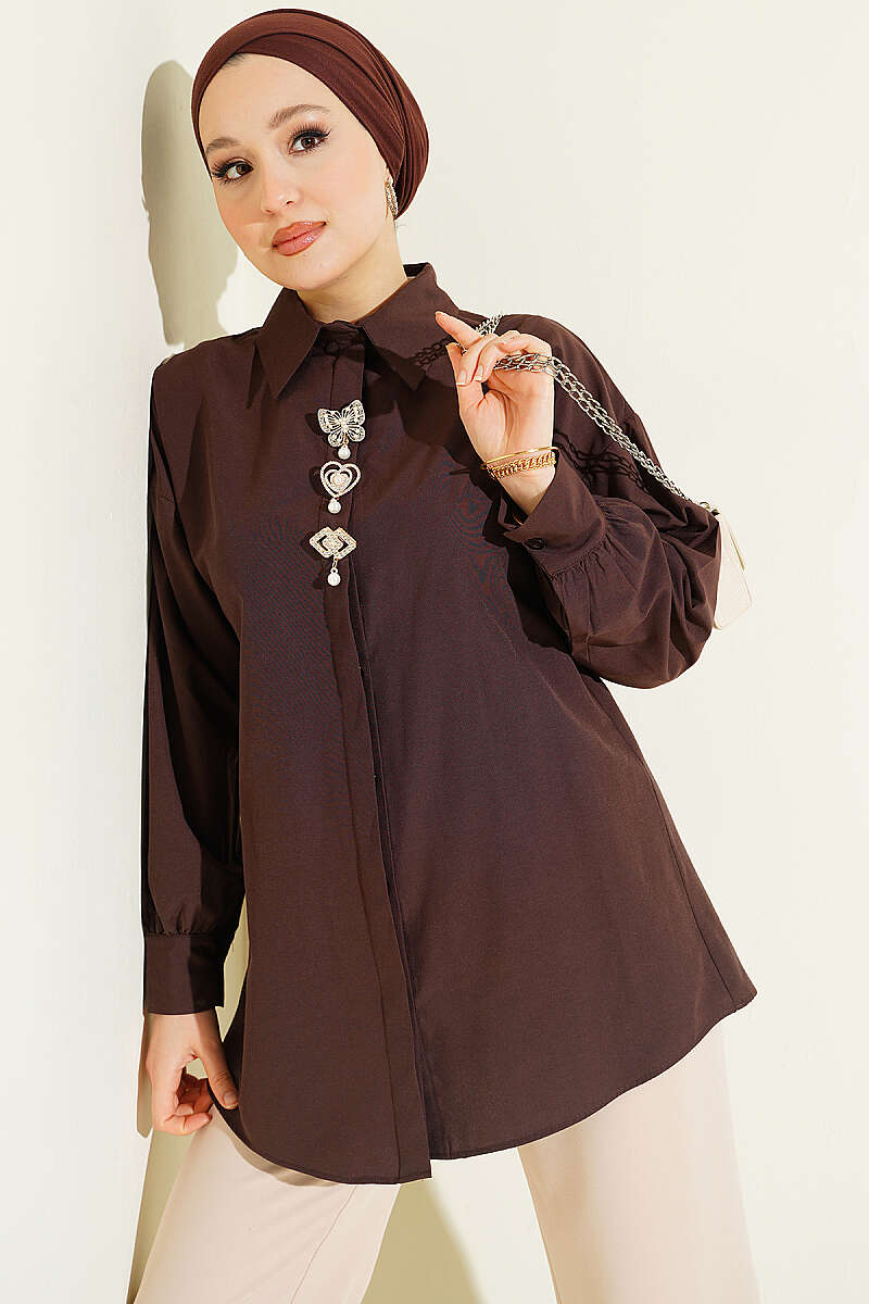 Concealed-Button Shirt with Stone Brooch - Brown