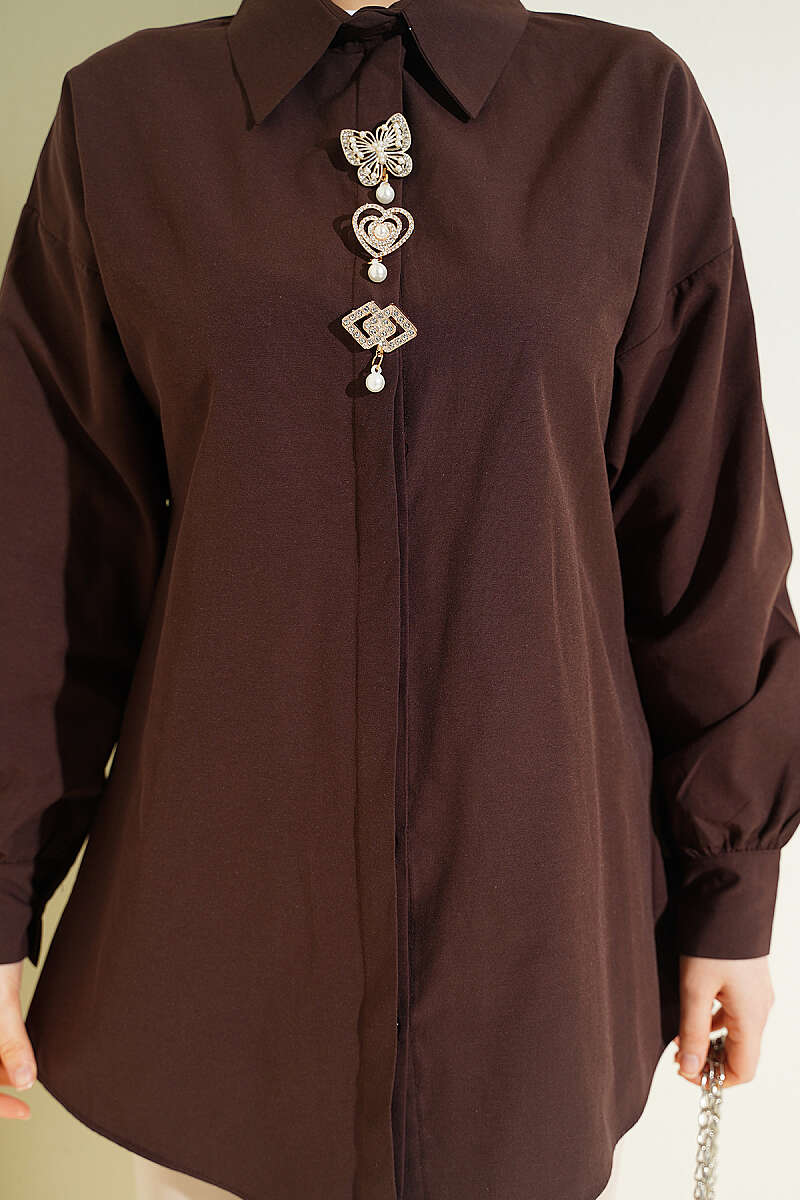 Concealed-Button Shirt with Stone Brooch - Brown