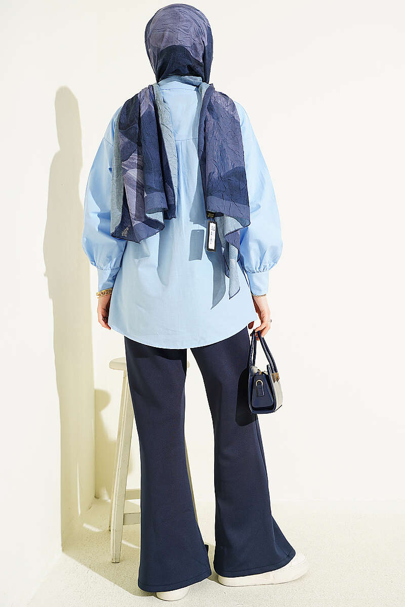 Concealed-Button Shirt with Stone Brooch - Blue