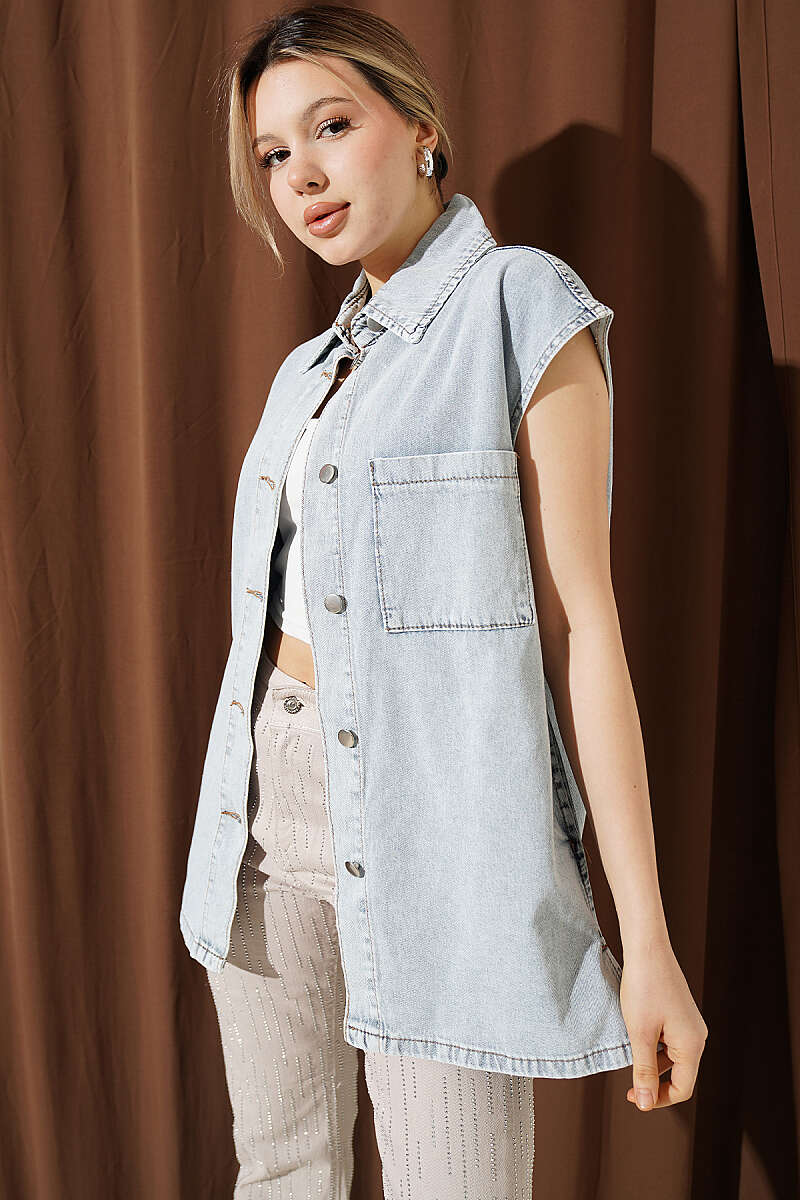 Single-Pocket Denim Vest - Light Wash