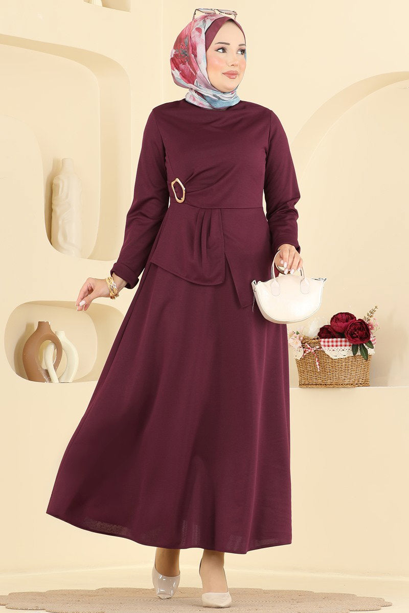 Elegant Crepe Knit Dress with Buckle - Burgundy