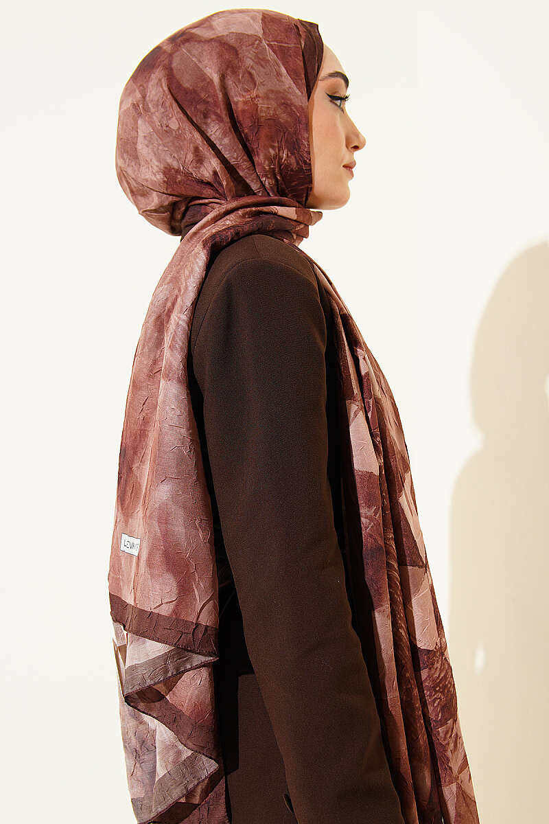 Triangle Print Bamboo Crinkle Shawl - Brown