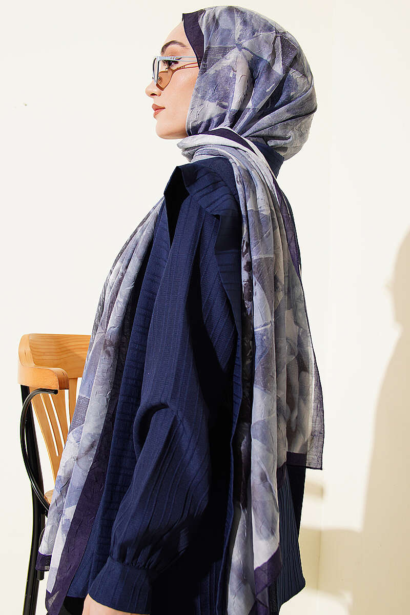 Triangle Print Bamboo Crinkle Shawl - Navy