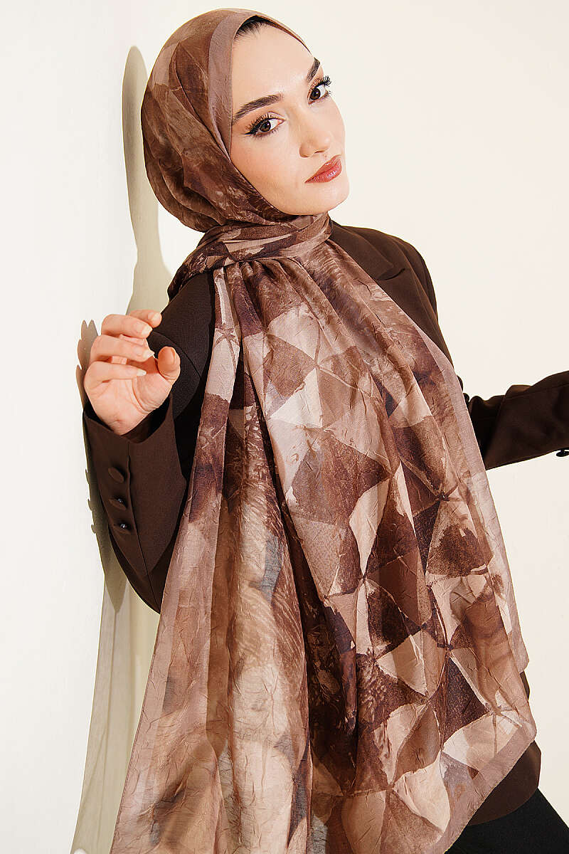 Triangle Print Bamboo Crinkle Shawl - Latte