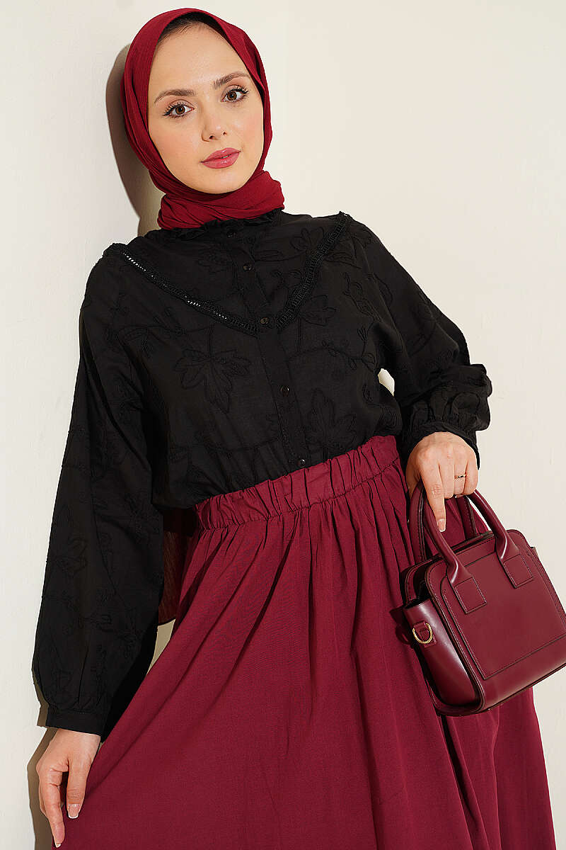 Short Leaf-Embroidered Shirt with V Guipure - Black