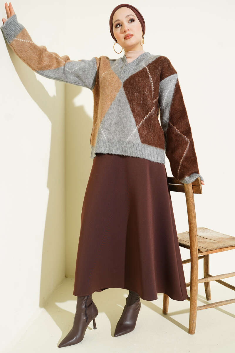 V-Neck Diamond Knit Sweater - Grey