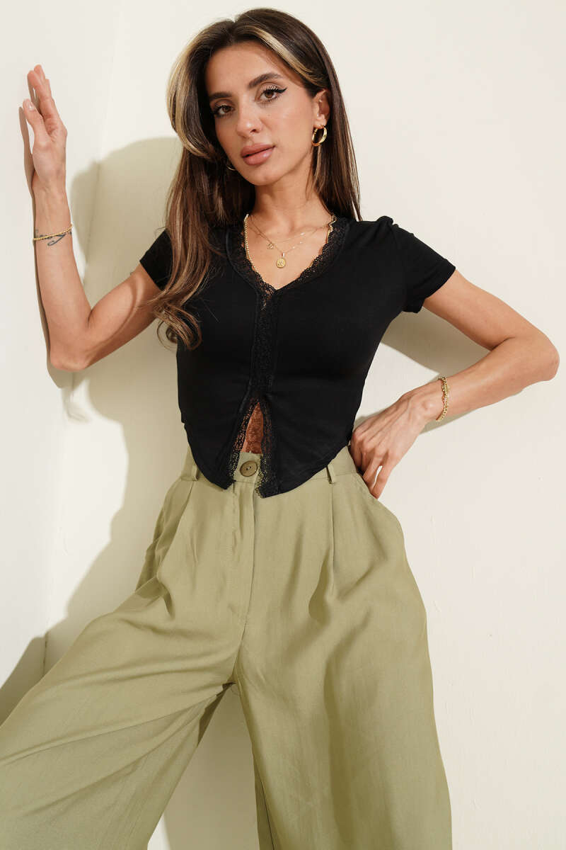 V-Neck Lace Crop Top - Black