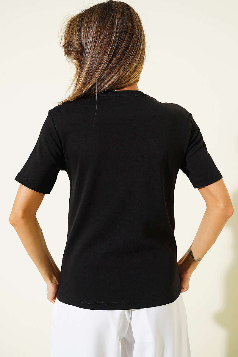 Basic V-Neck T-Shirt - Black