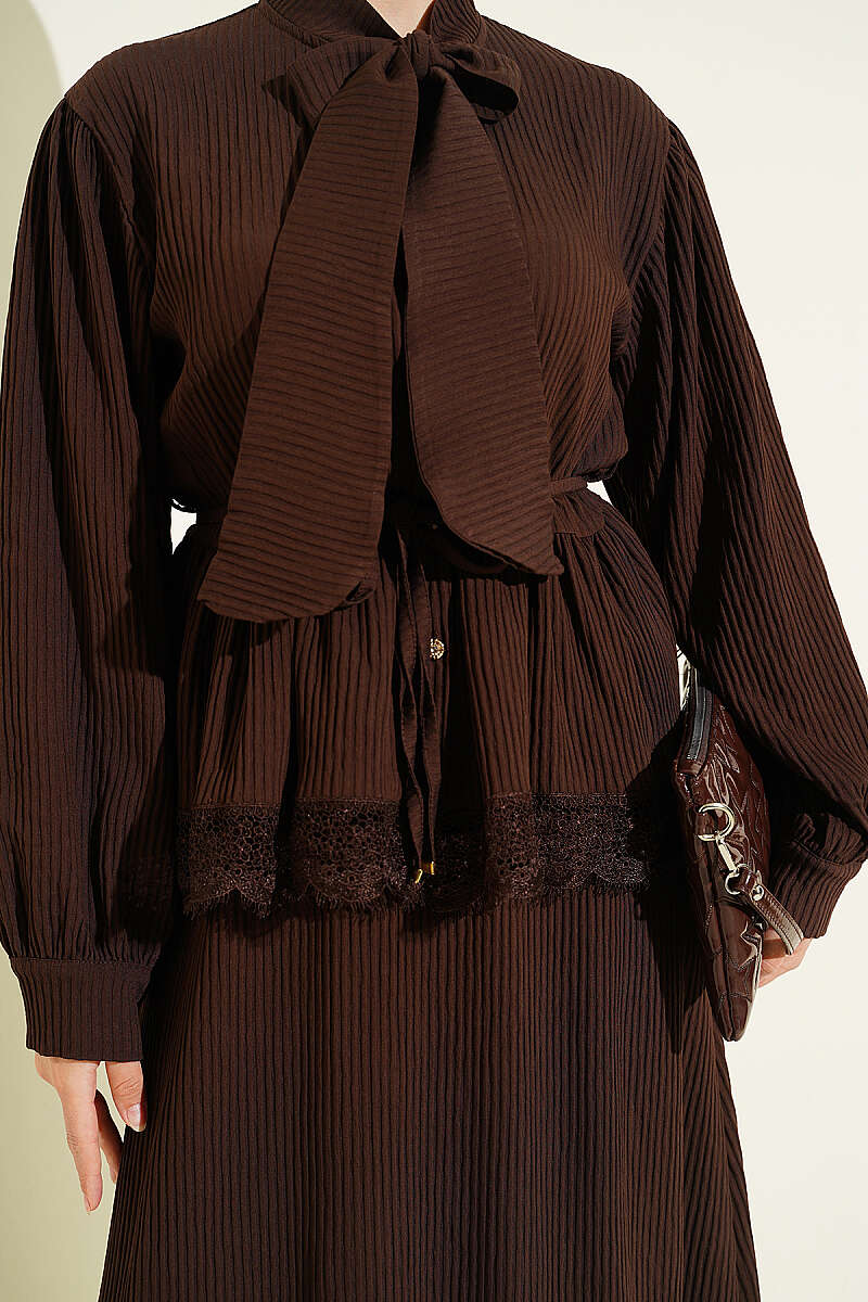 Ribbed Guipure Skirt Set with Lace-Up Collar - Brown