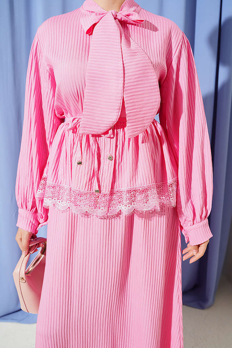 Ribbed Guipure Skirt Set with Lace-Up Collar - Pink
