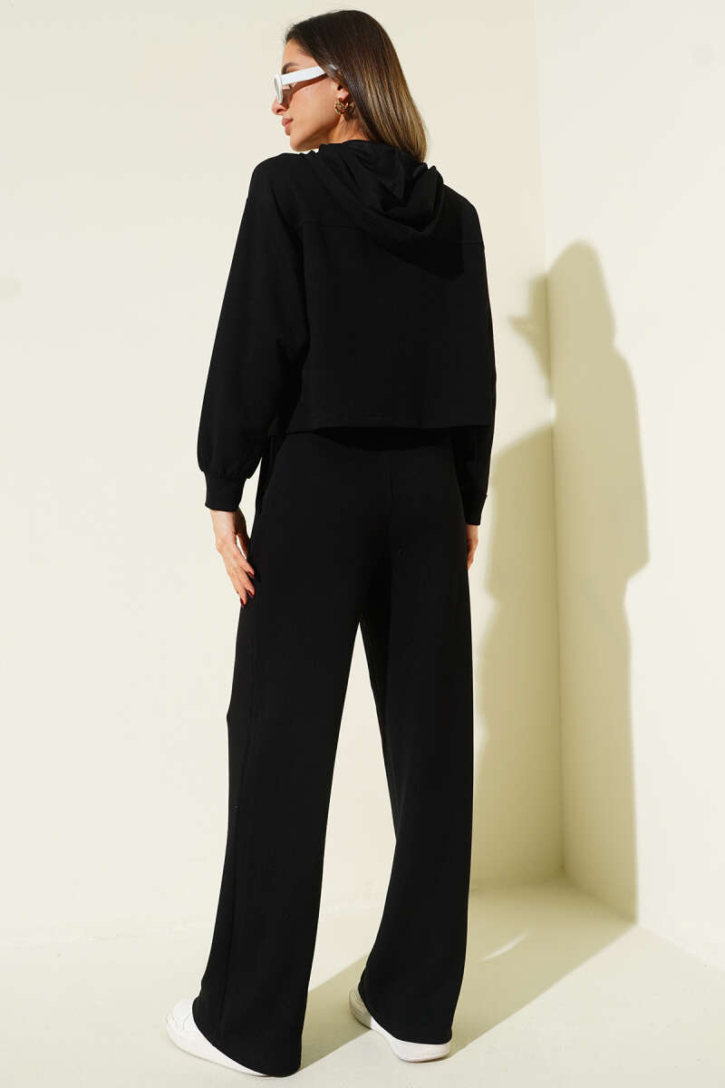 Loycha Sweatshirt Set with Lace-Up Collar - Black