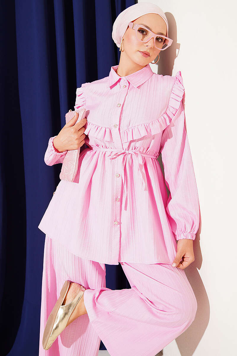 Two-Piece Set with Ruffled Collar and Tie - Pink