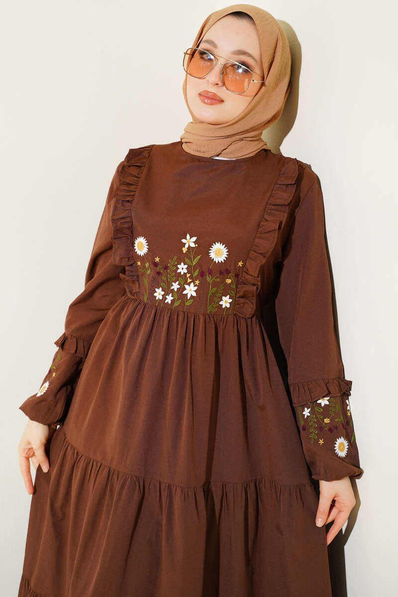 Embroidered Poplin Dress with Ruffled Collar - Brown