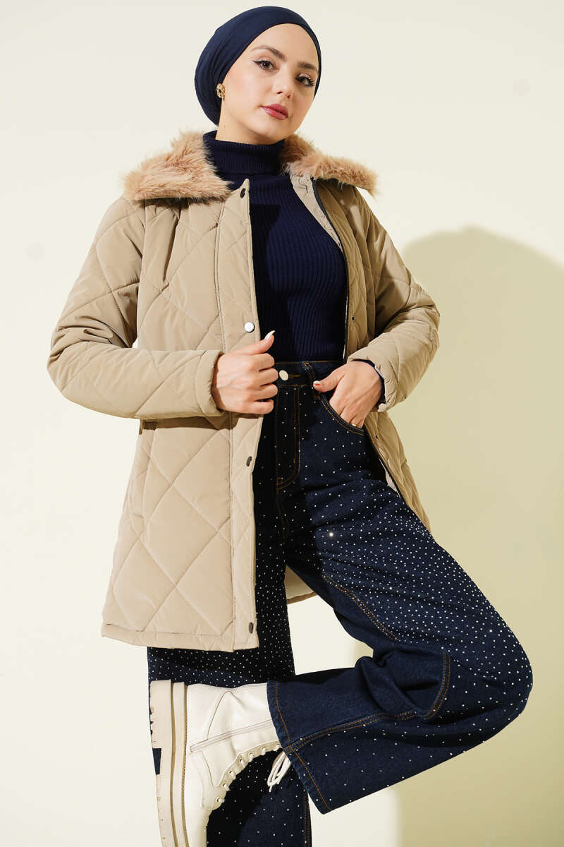 Short Quilted Coat with Faux Fur Collar - Beige