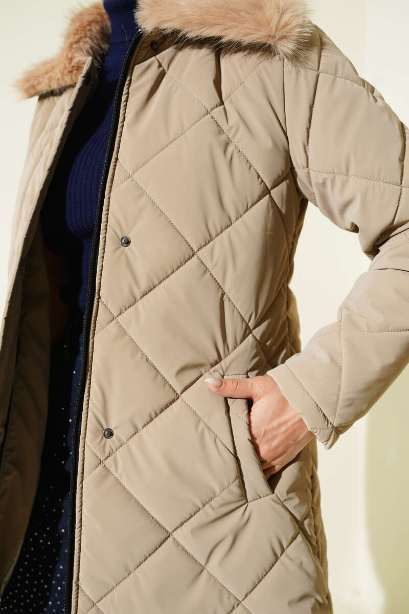 Short Quilted Coat with Faux Fur Collar - Beige