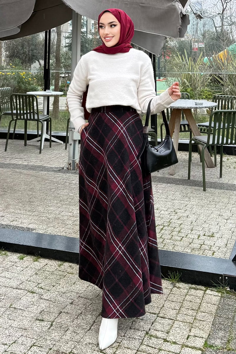 Plaid Skirt with Side Pockets - Black
