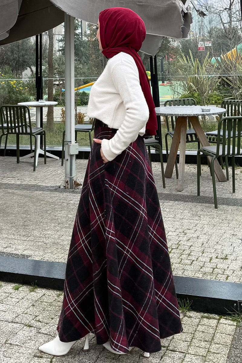 Plaid Skirt with Side Pockets - Black
