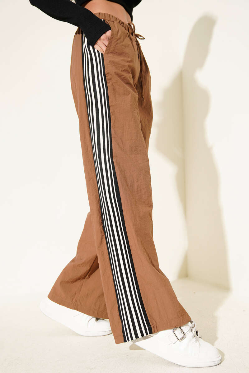 Parachute Pants with Side Stripe - Brown