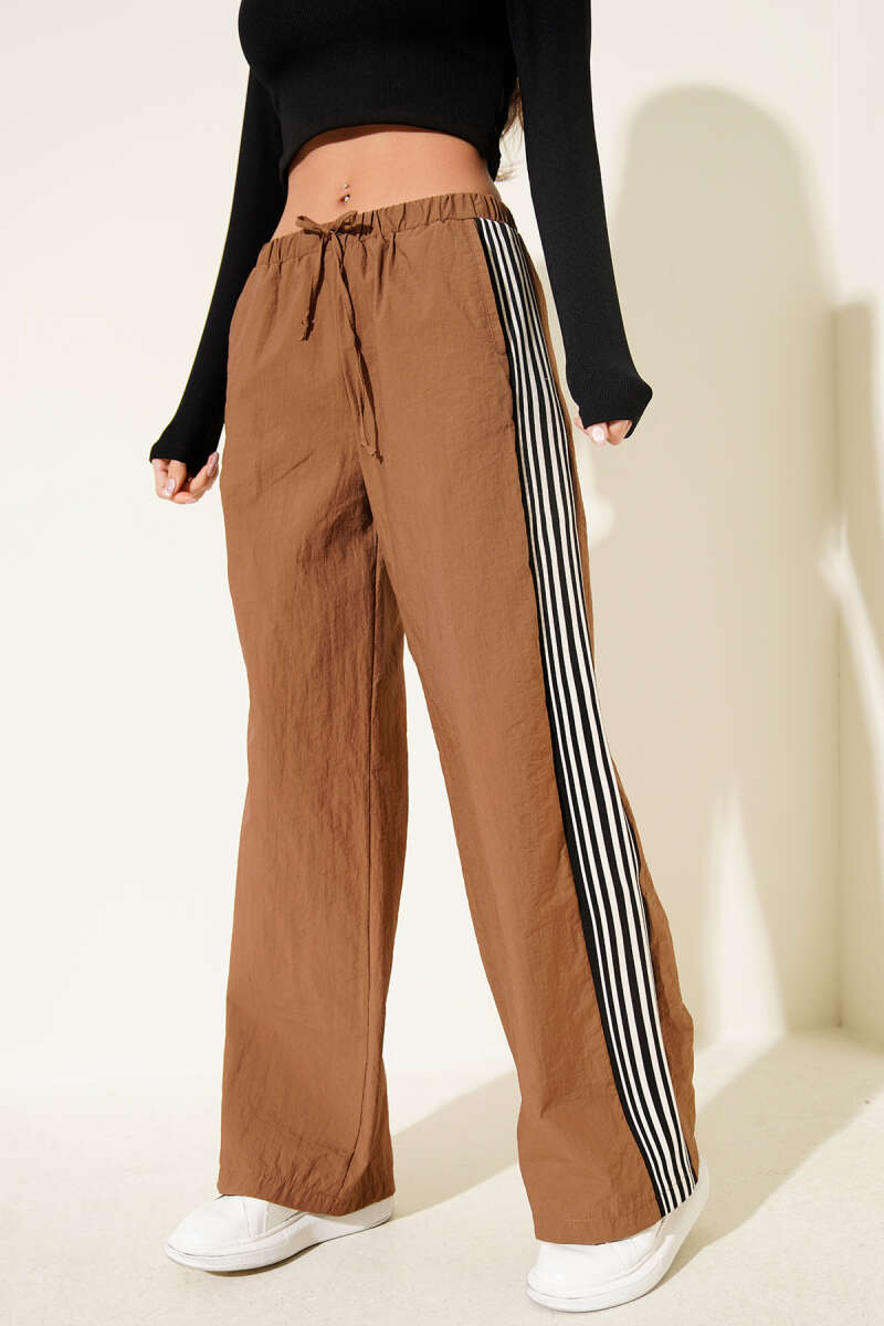 Parachute Pants with Side Stripe - Brown