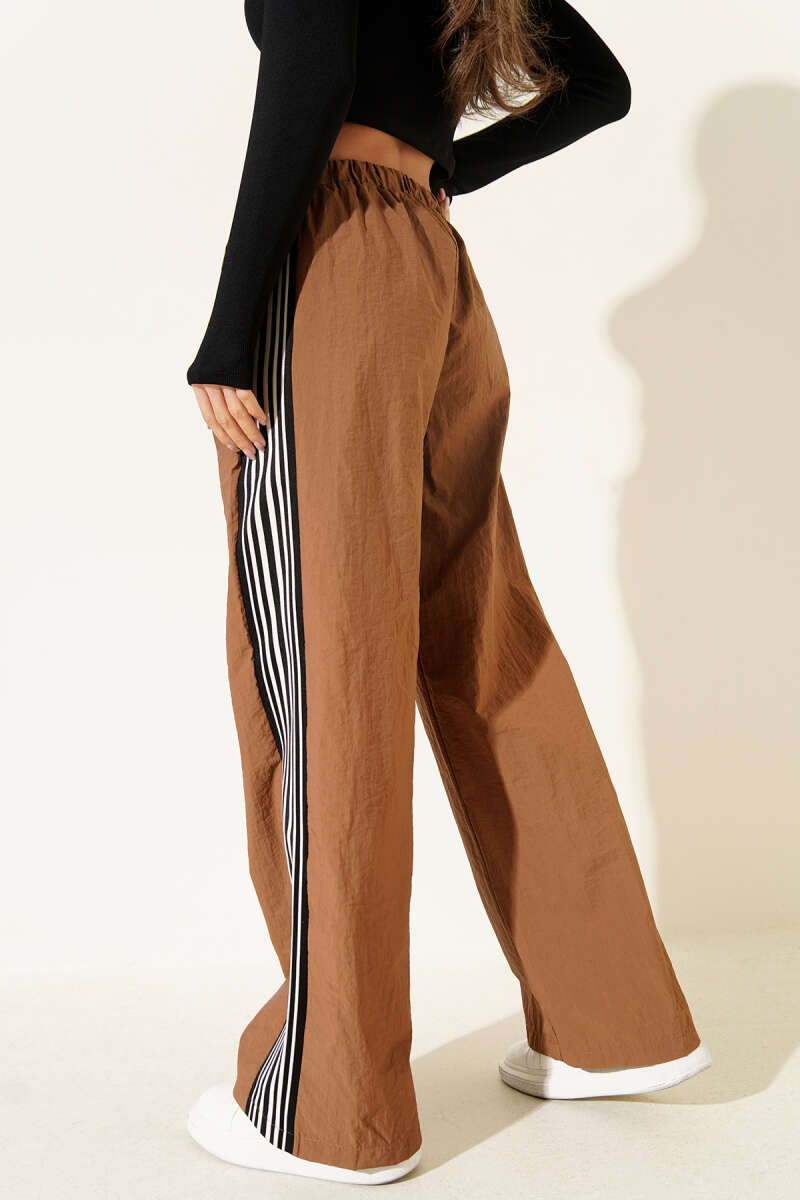 Parachute Pants with Side Stripe - Brown