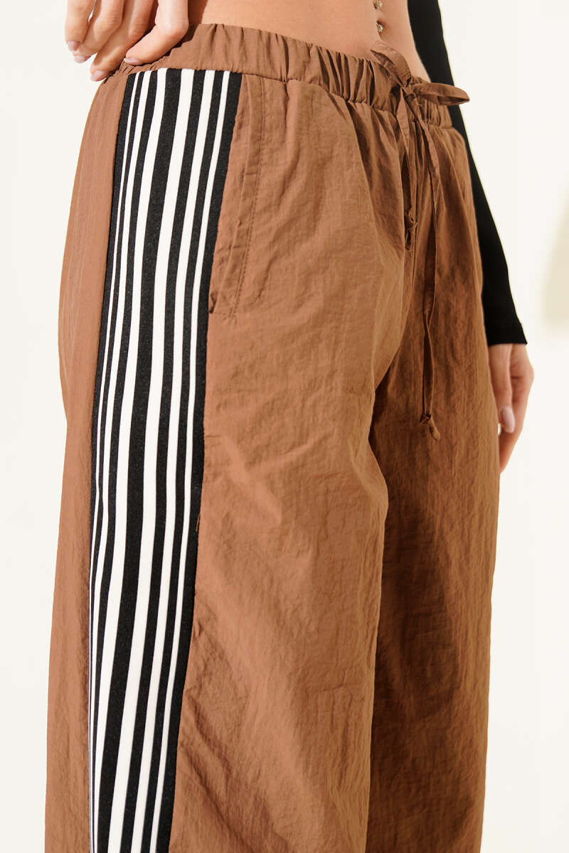 Parachute Pants with Side Stripe - Brown