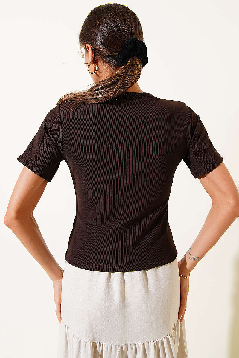 Short-Sleeve Blouse with Side Buckle - Brown