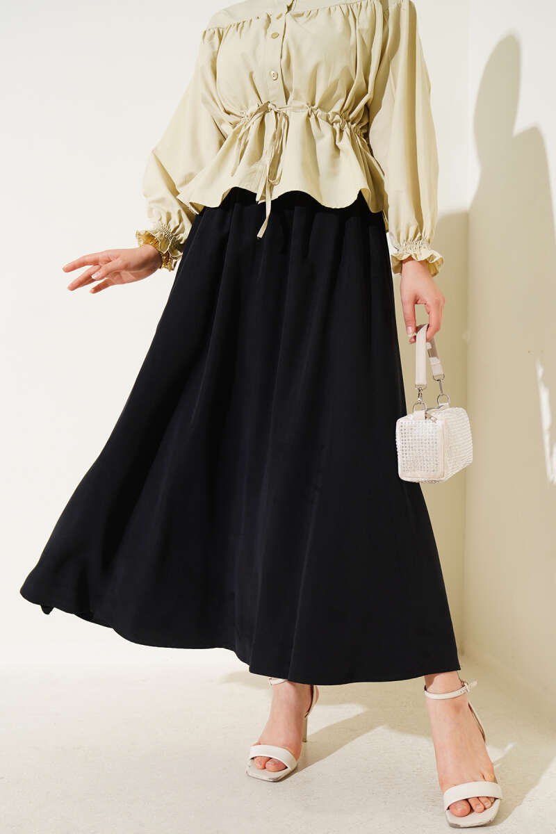 Basic Skirt with Side Pockets - Black