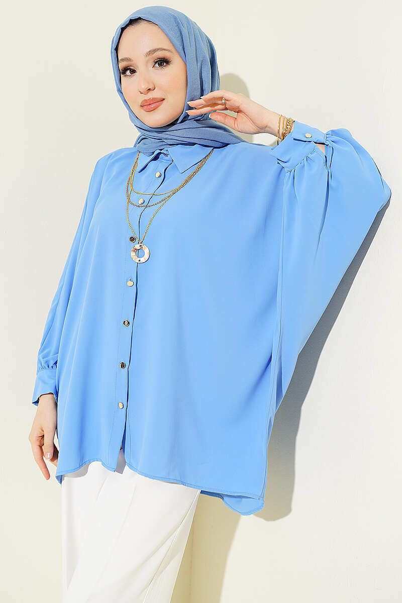 Oversized Batwing Shirt with Necklace - Blue