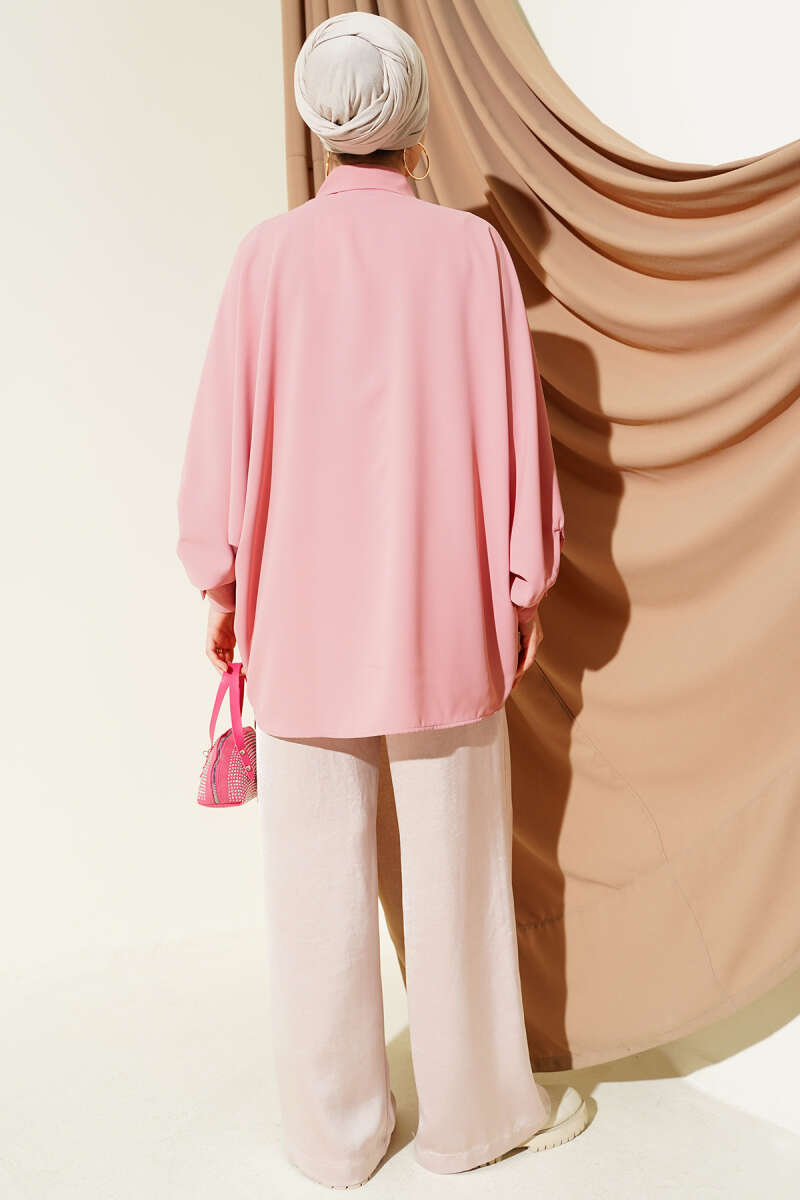 Oversized Batwing Shirt with Necklace - Powder