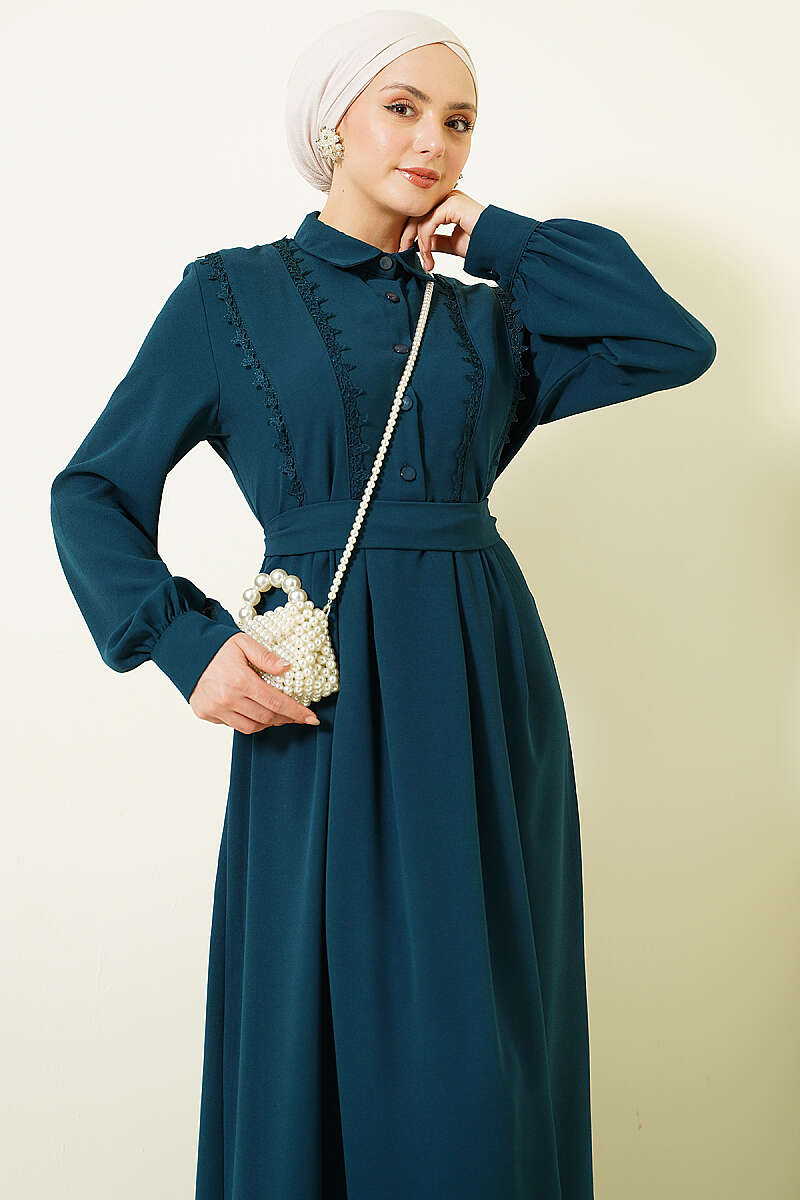 Half-Button Dress with Lace Detail - Emerald