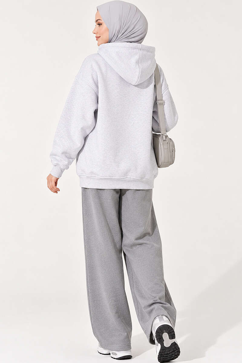 Three-Thread Sweatshirt with Star Badge - Grey