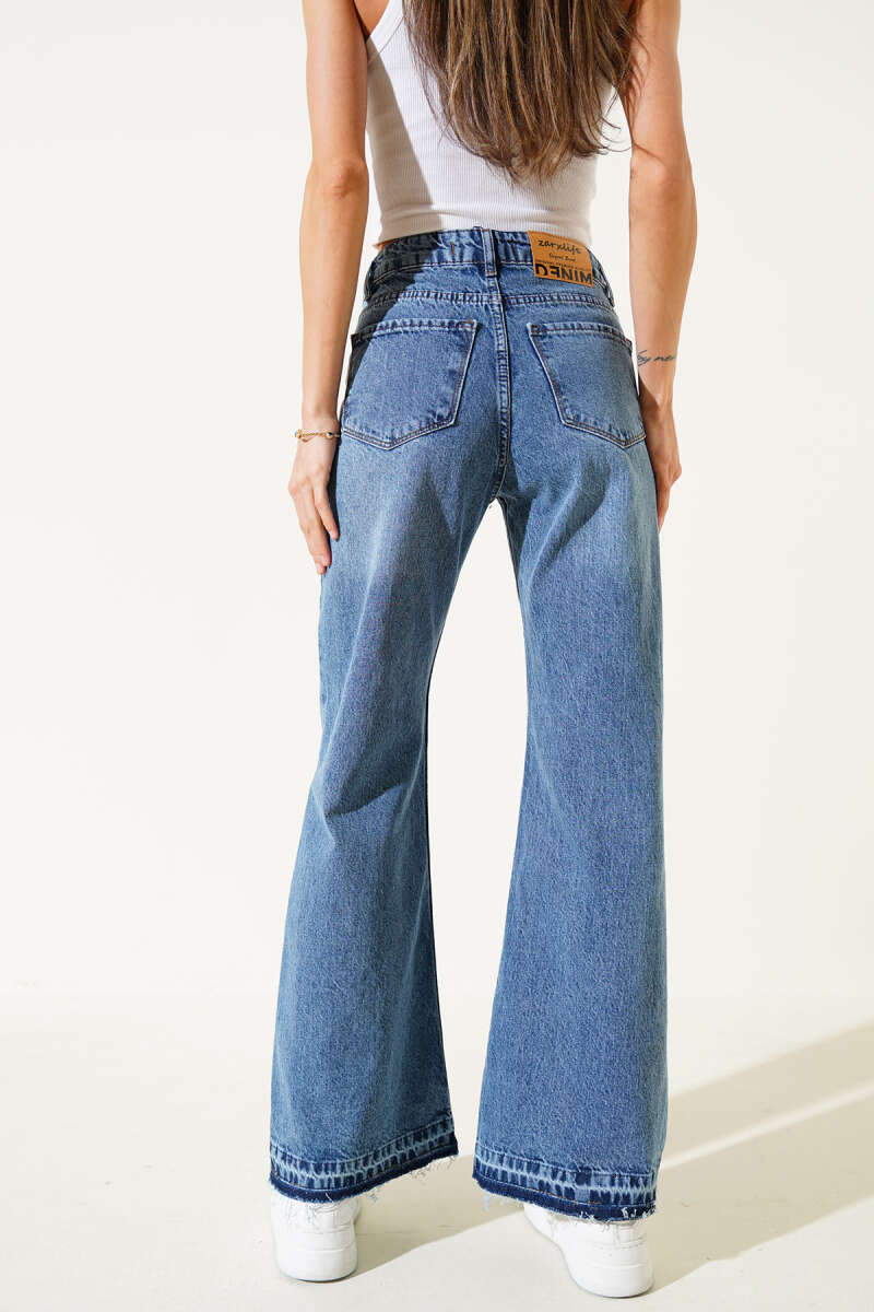 Distressed Flared Jeans - Blue