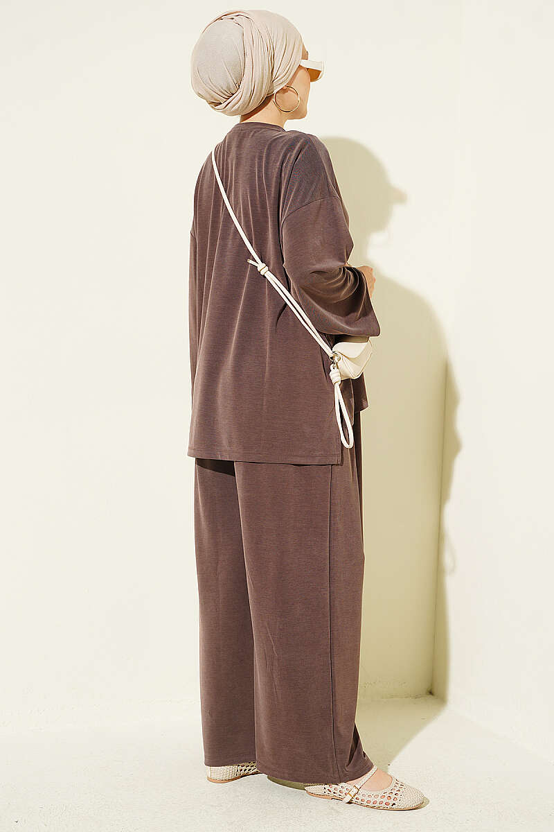 Basic Two-Piece Set with Slit Detail - Brown