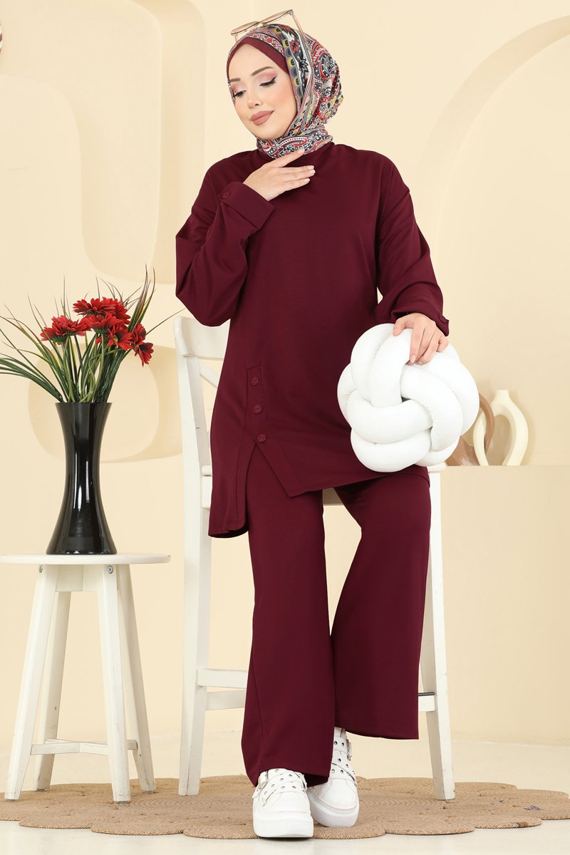 Set with Button-Trim Slits - Burgundy