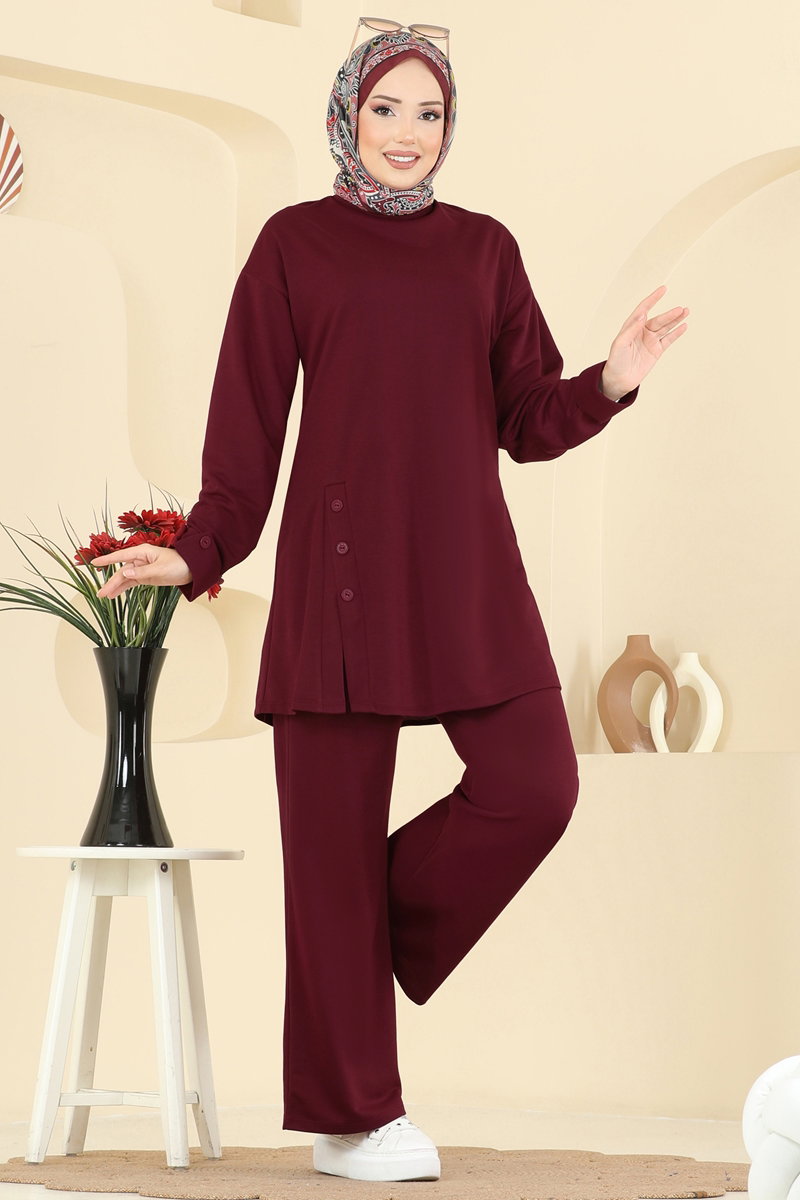 Set with Button-Trim Slits - Burgundy