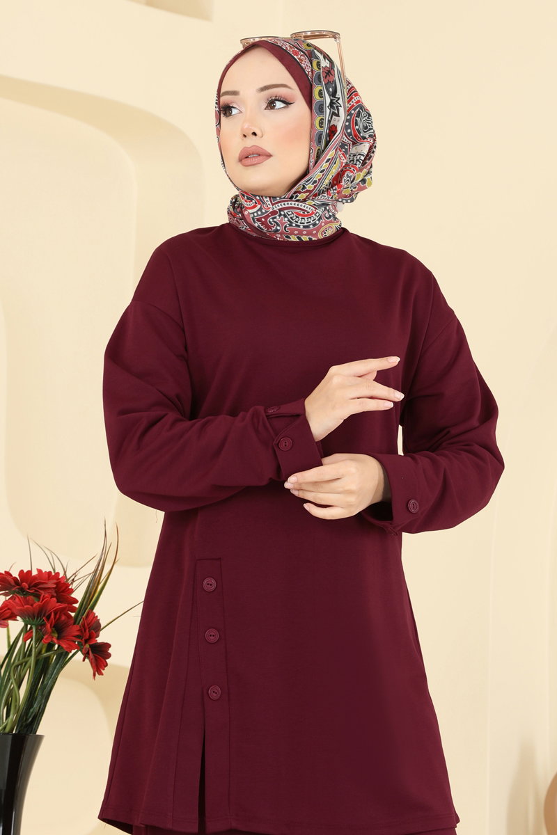 Set with Button-Trim Slits - Burgundy