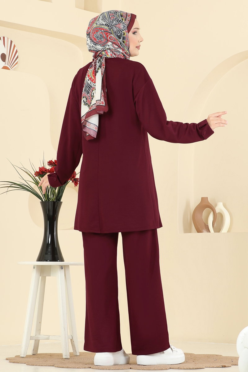 Set with Button-Trim Slits - Burgundy