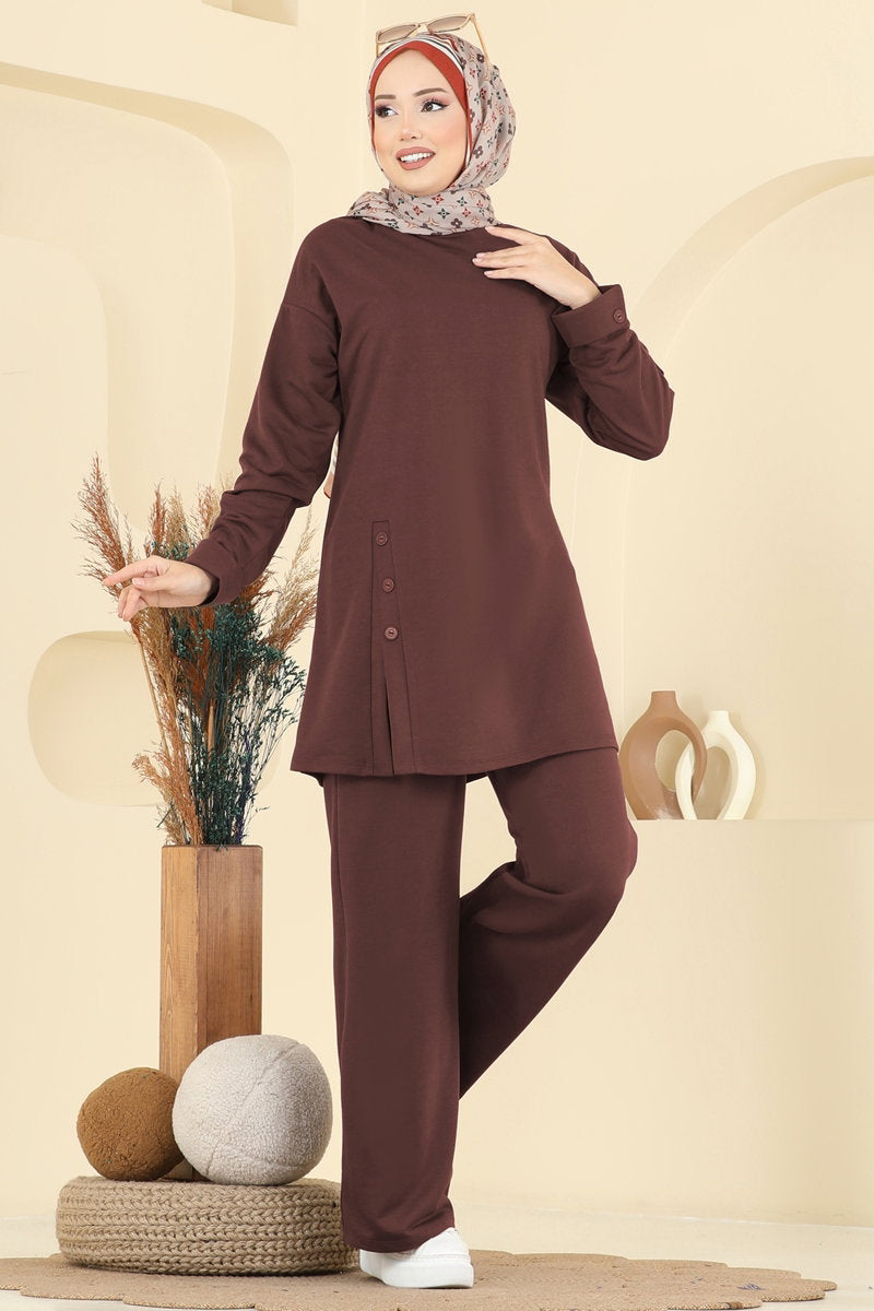 Set with Button-Trim Slits - Brown