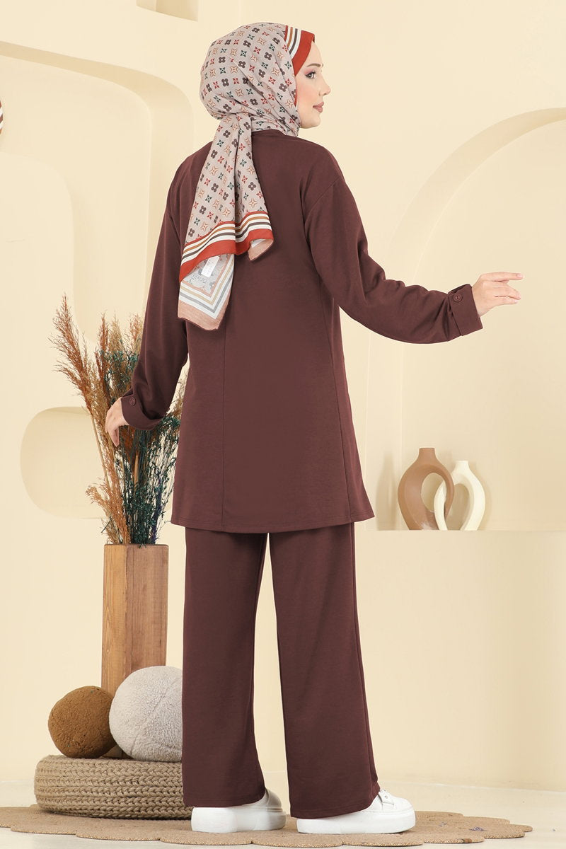 Set with Button-Trim Slits - Brown