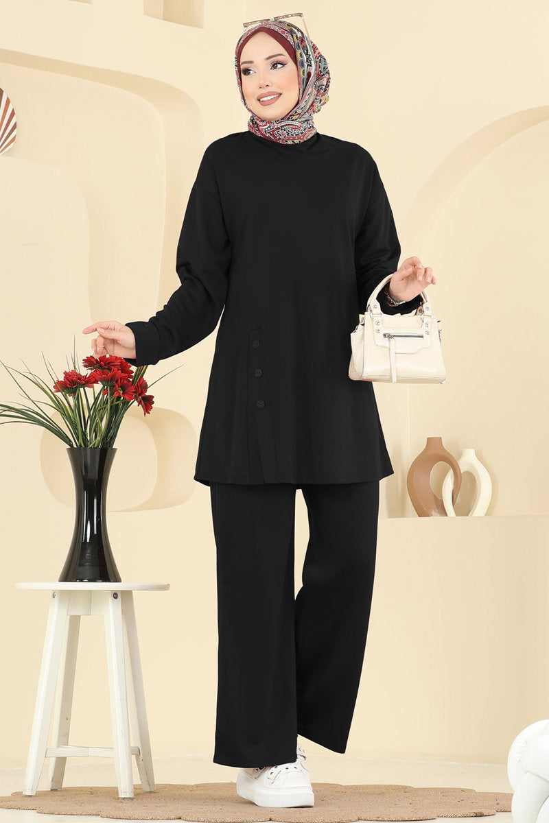 Set with Button-Trim Slits - Black