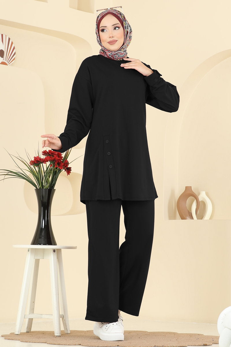 Set with Button-Trim Slits - Black