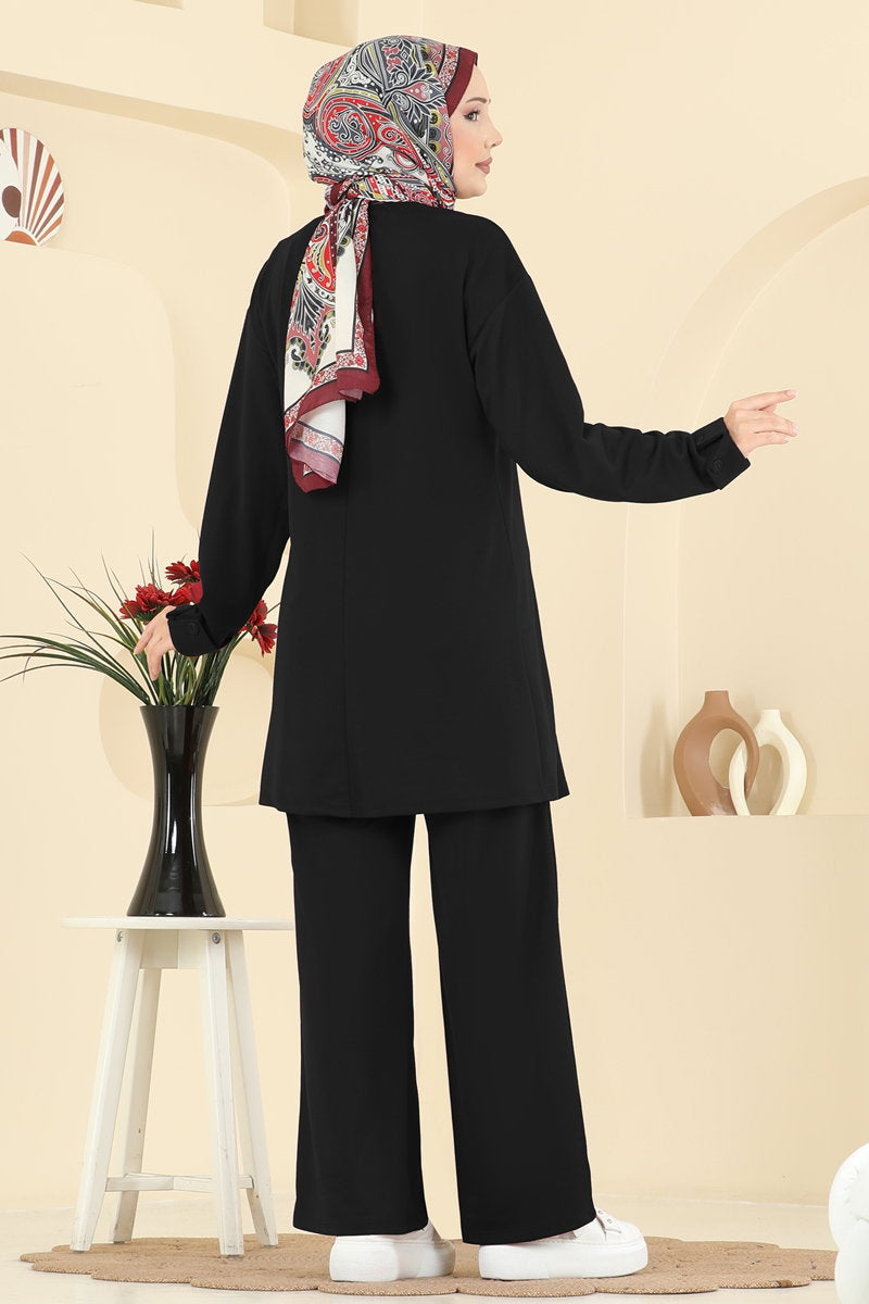 Set with Button-Trim Slits - Black