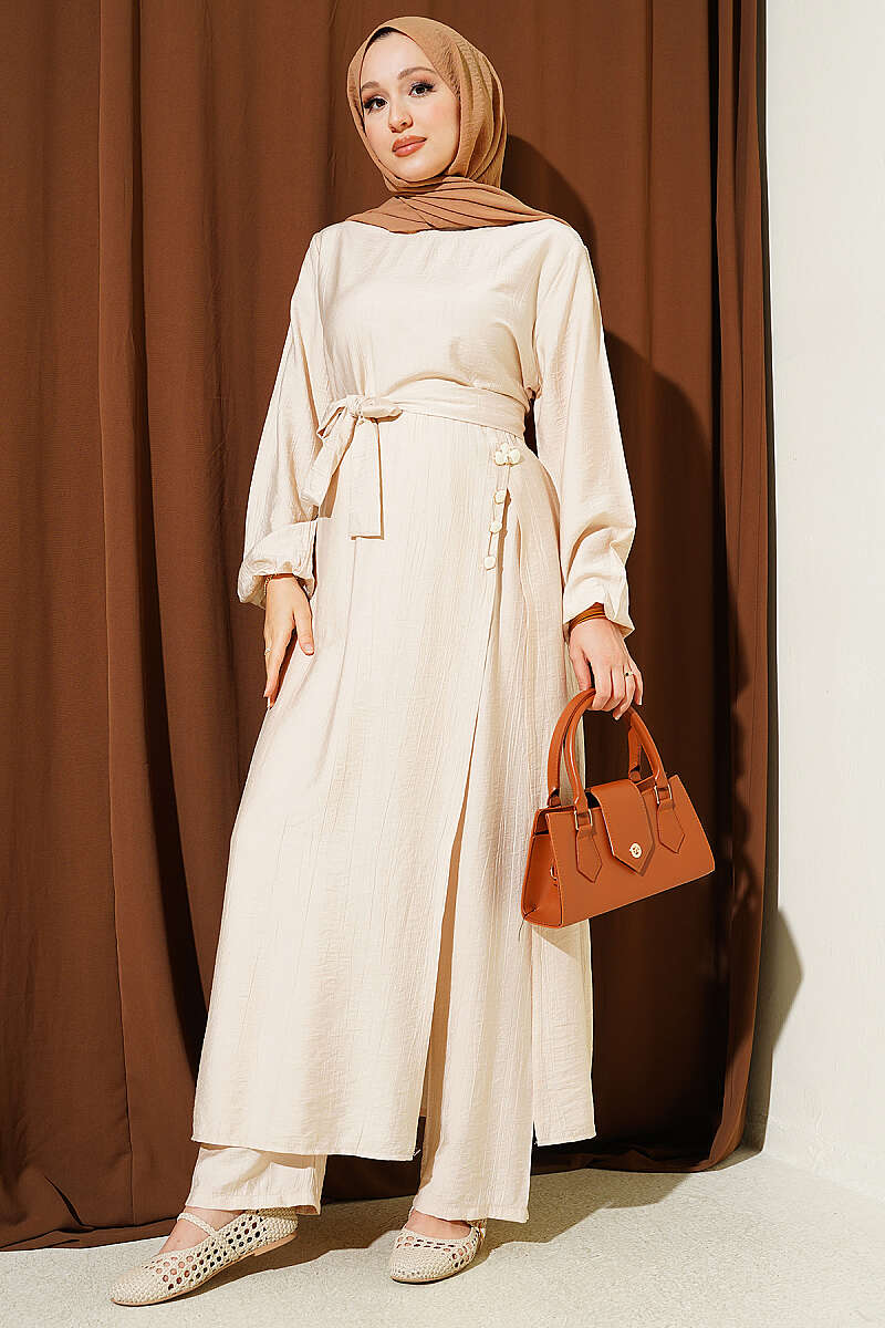 Long Tunic Set with Slits and Flower Accessory - Beige