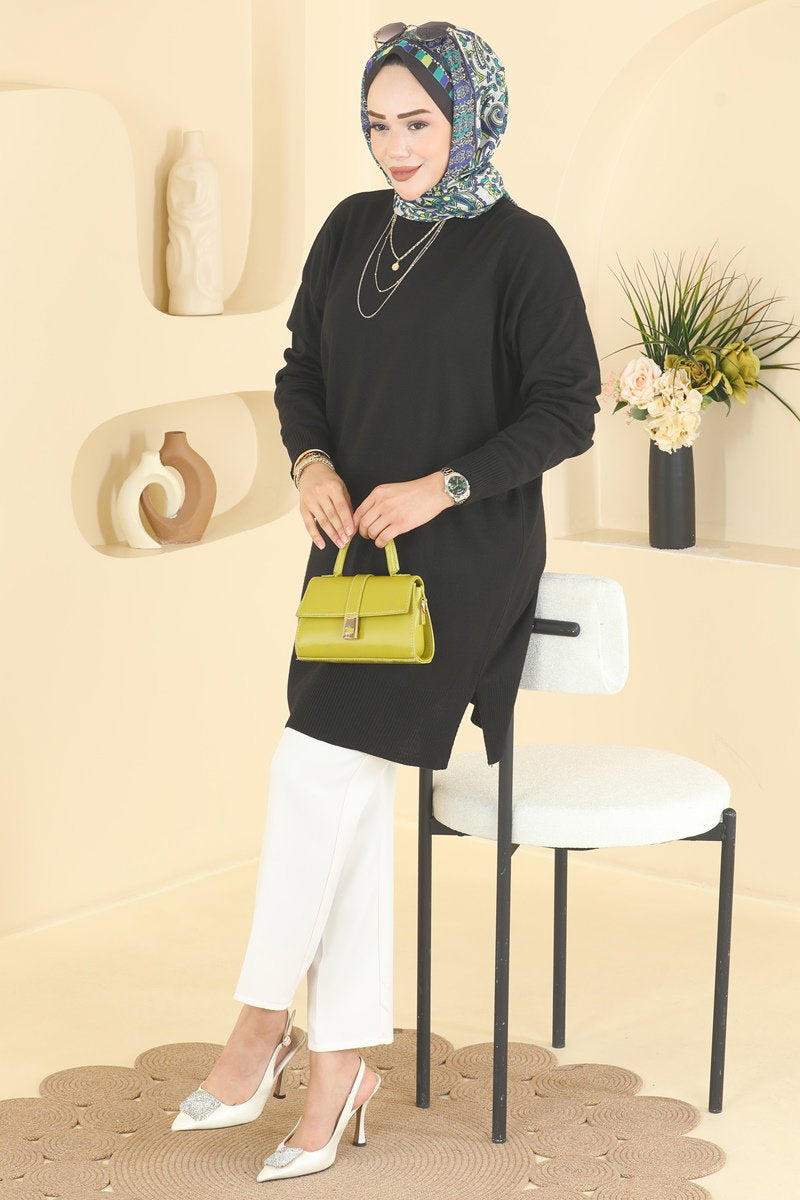 Relaxed Knit Tunic with Slits - Black