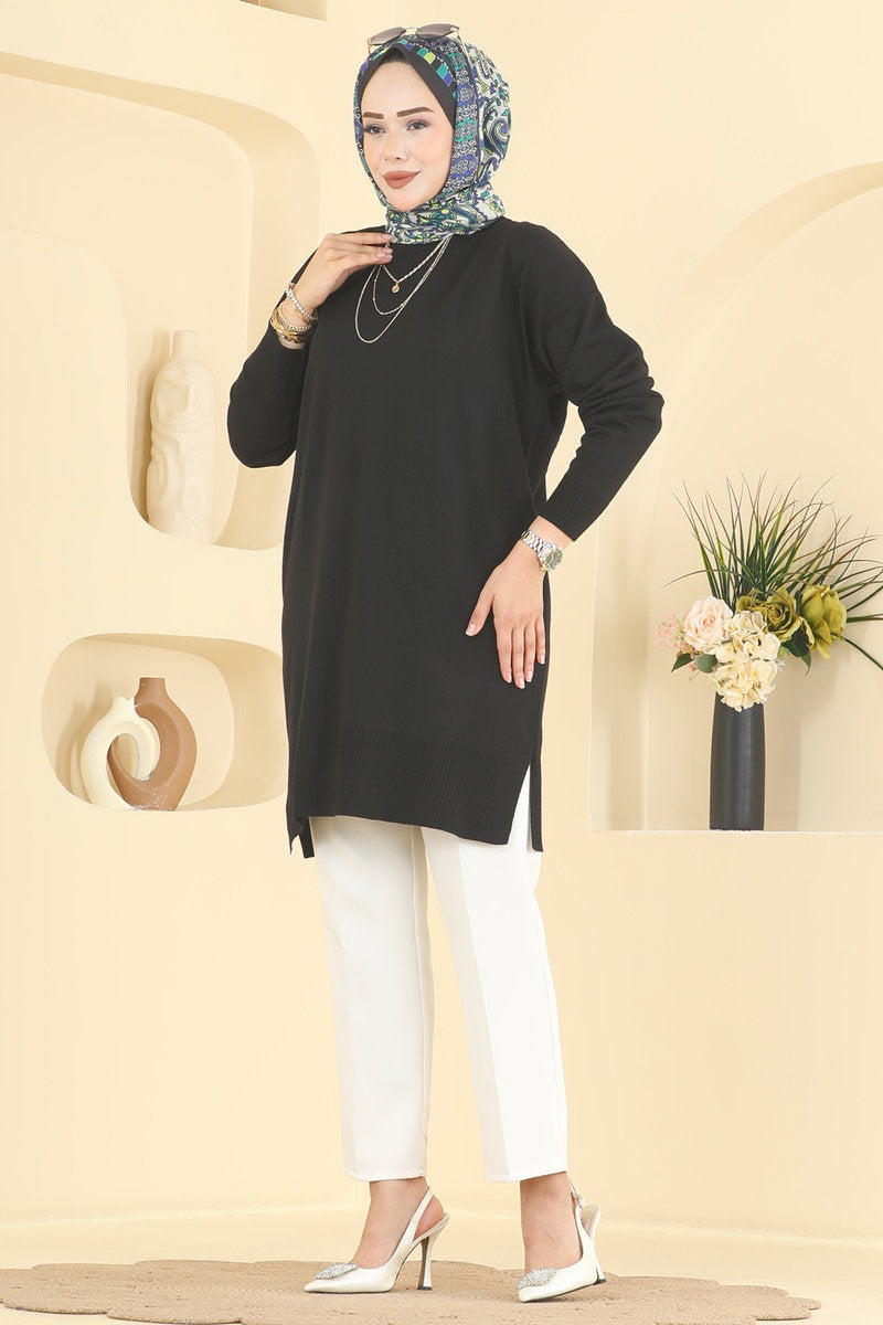 Relaxed Knit Tunic with Slits - Black