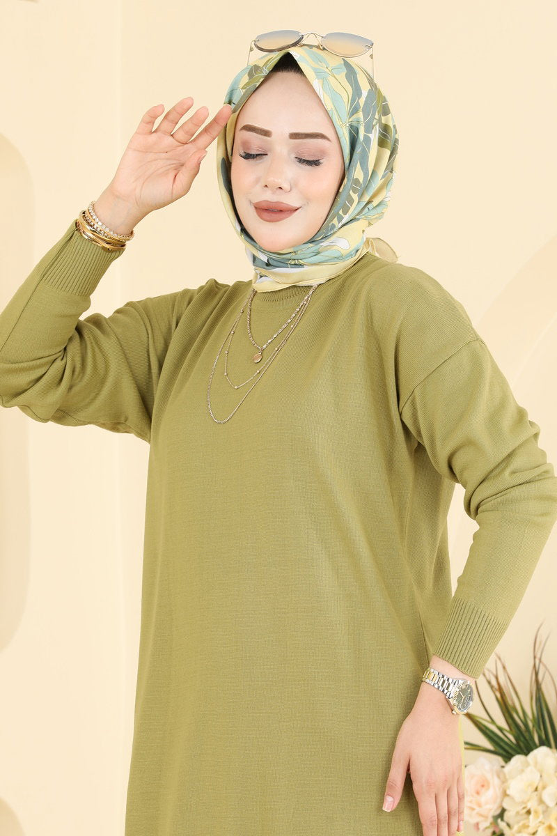 Relaxed Knit Tunic with Slits - Olive