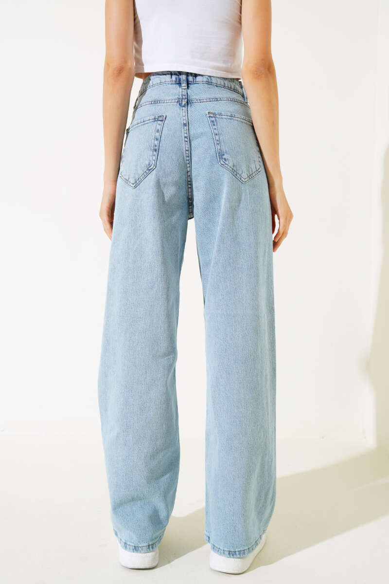 High-Waist Baggy Pants - Light Wash