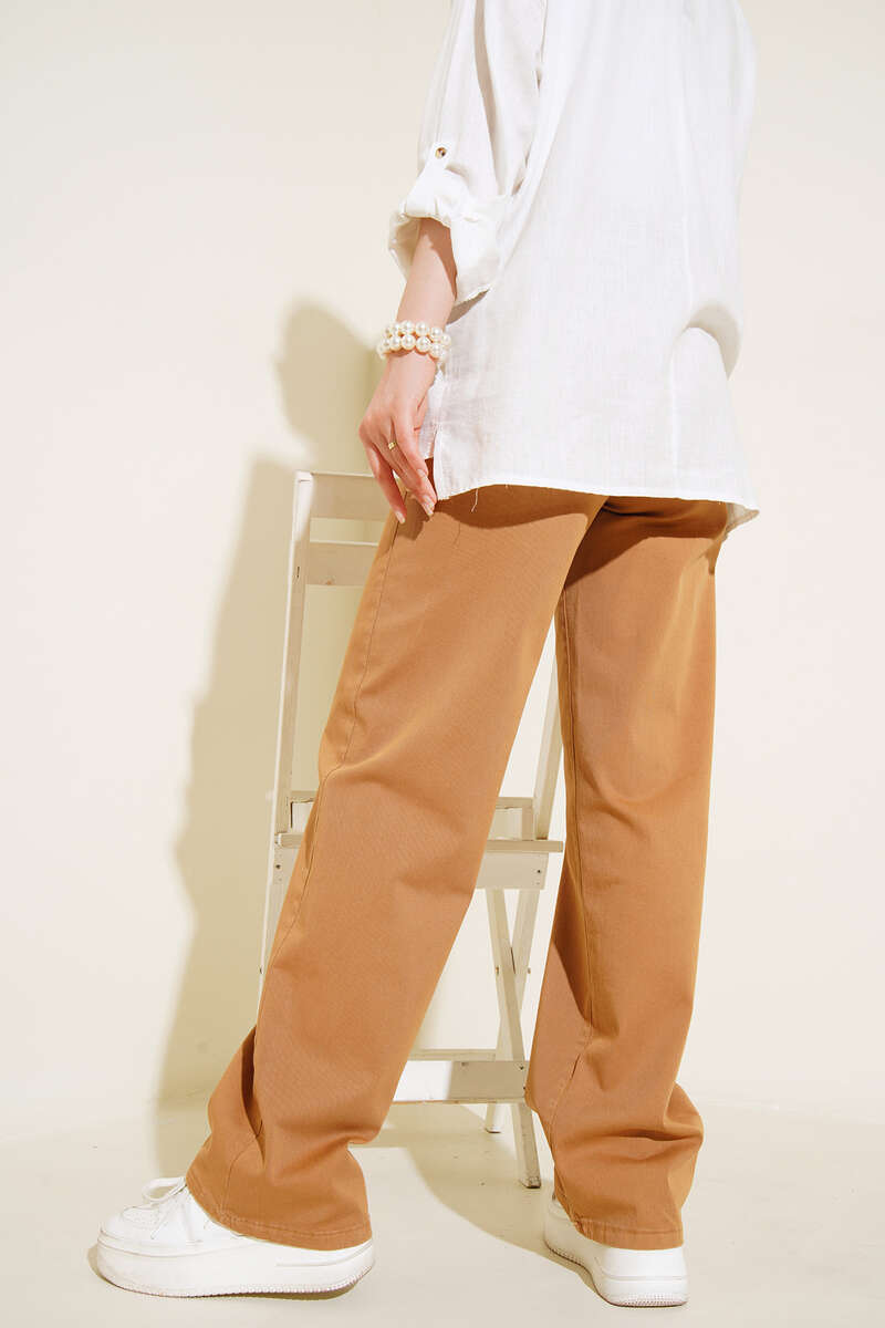 High-Waist Straight-Leg Pants - Camel
