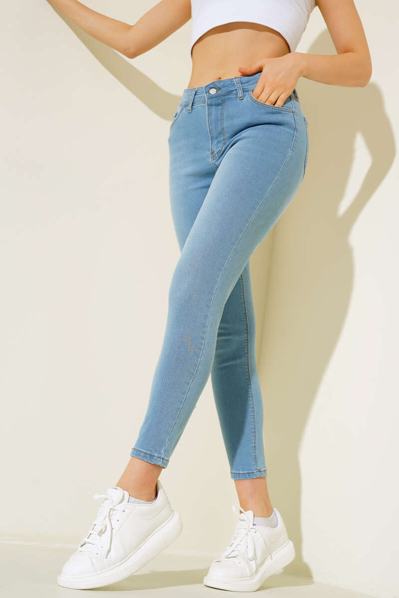 High-Waist Slim Pants with Stretch - Light Blue