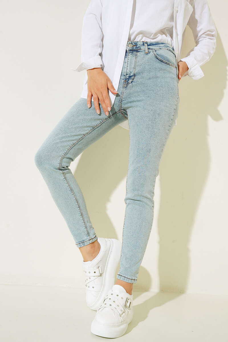High-Waist Slim Pants with Stretch - Light Wash